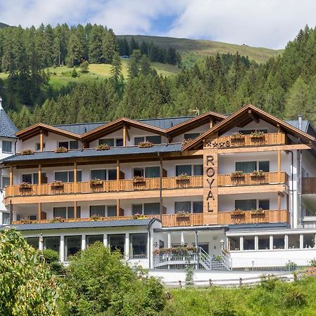 Hotel Royal Und Ferienhaus Annabel Sexten Exteriér fotografie