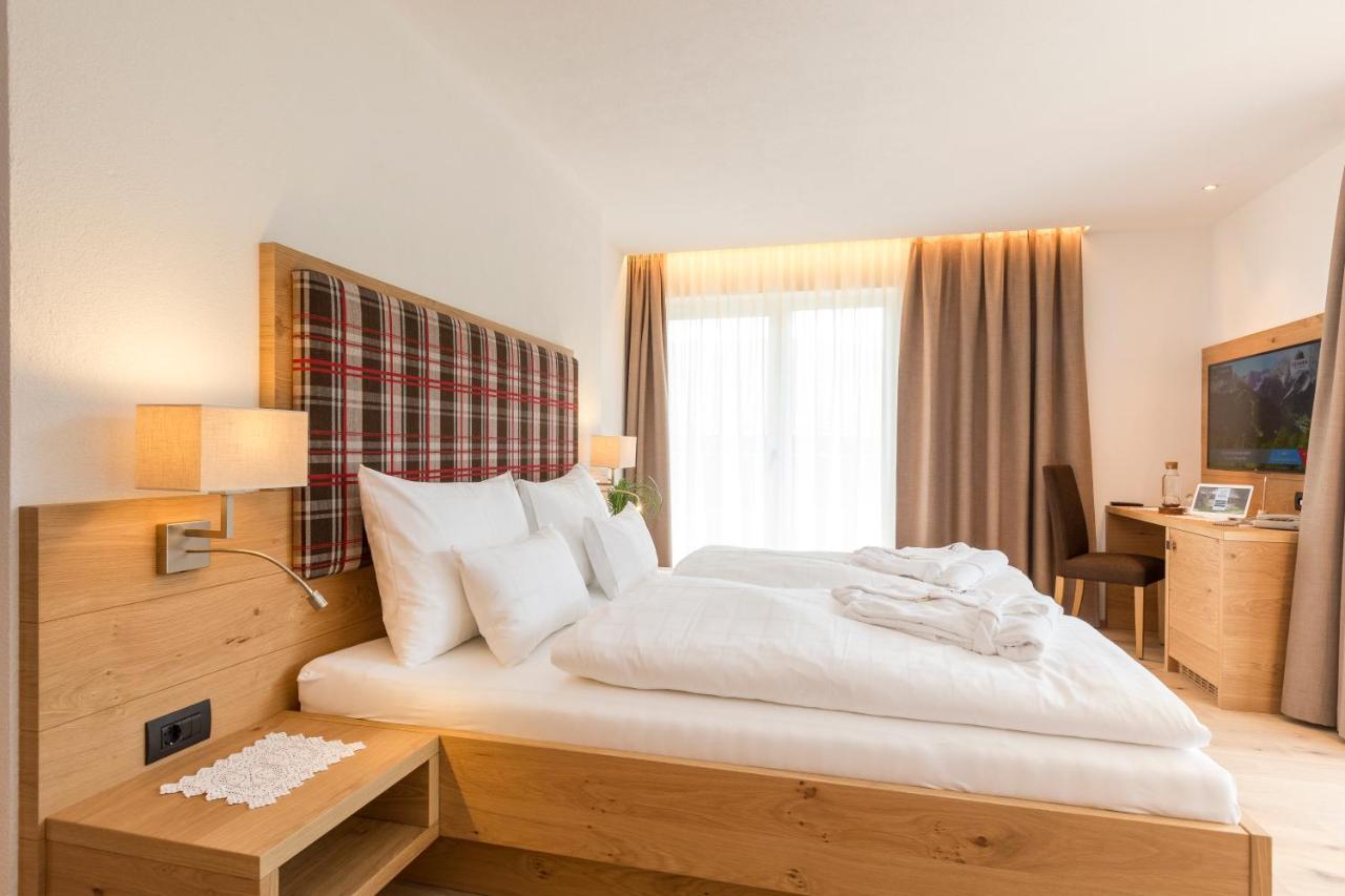 Hotel Royal Und Ferienhaus Annabel Sexten Exteriér fotografie